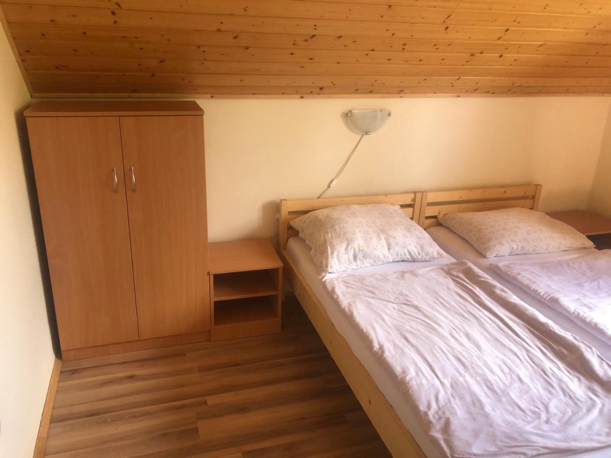 Zalakarosi Egerfa Nyaralohaz Foeldszinti Es Emeleti Apartman מראה חיצוני תמונה