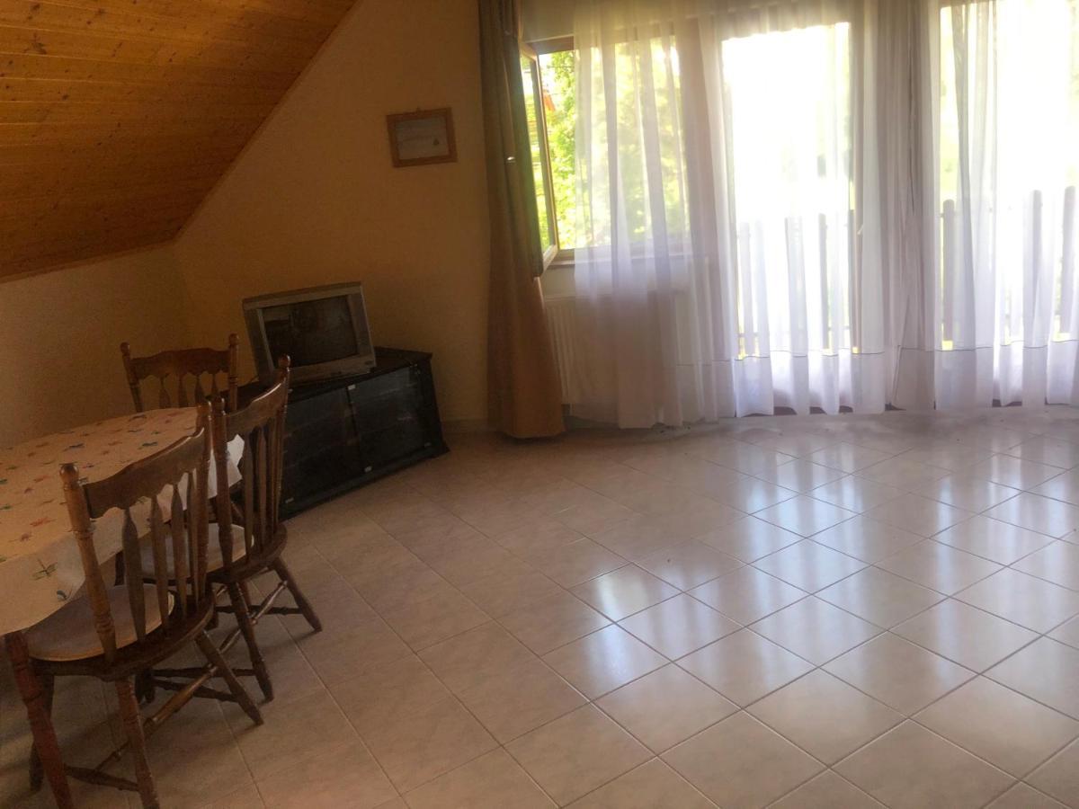 Zalakarosi Egerfa Nyaralohaz Foeldszinti Es Emeleti Apartman מראה חיצוני תמונה