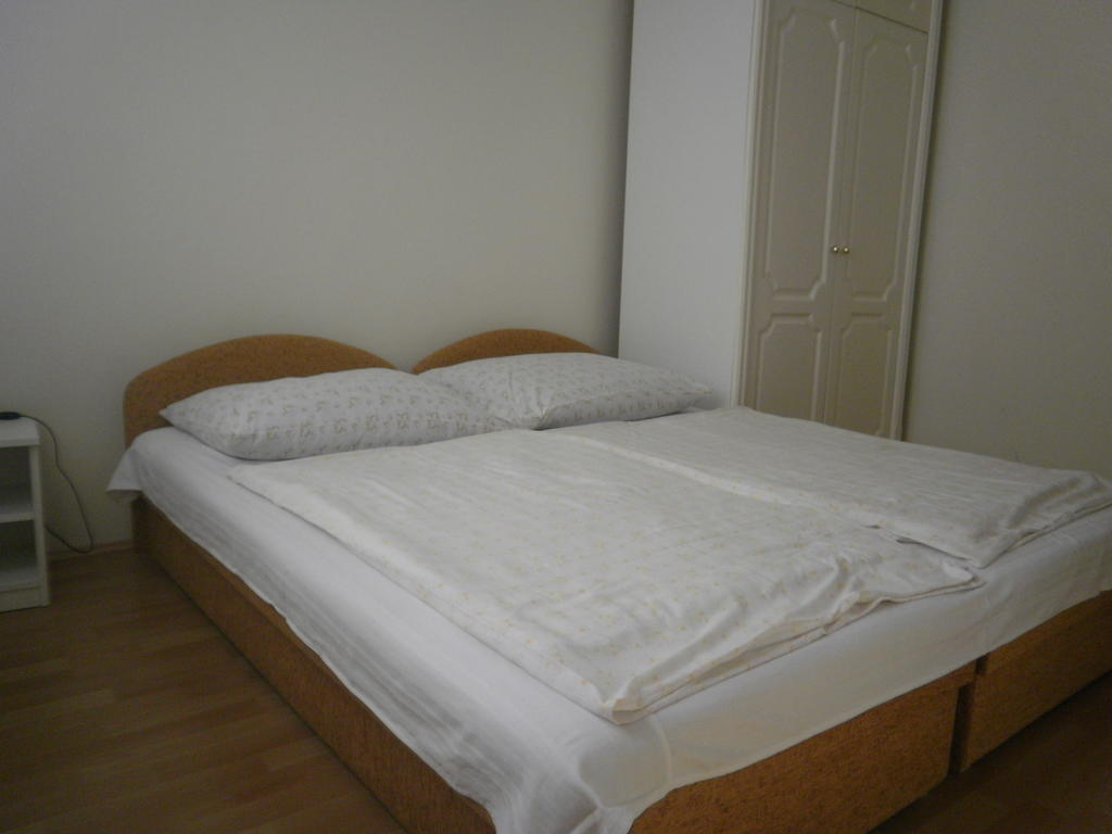 Zalakarosi Egerfa Nyaralohaz Foeldszinti Es Emeleti Apartman חדר תמונה